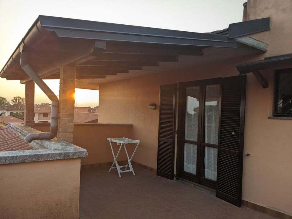 Property building, Day, View (from property/room), Balcony/Terrace