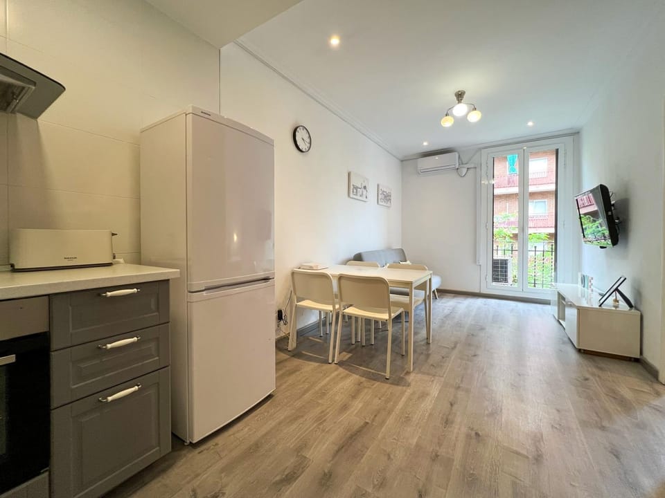 Kitchen or kitchenette, Living room, Dining area