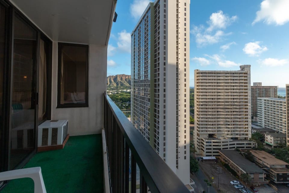 Neighbourhood, Balcony/Terrace, City view