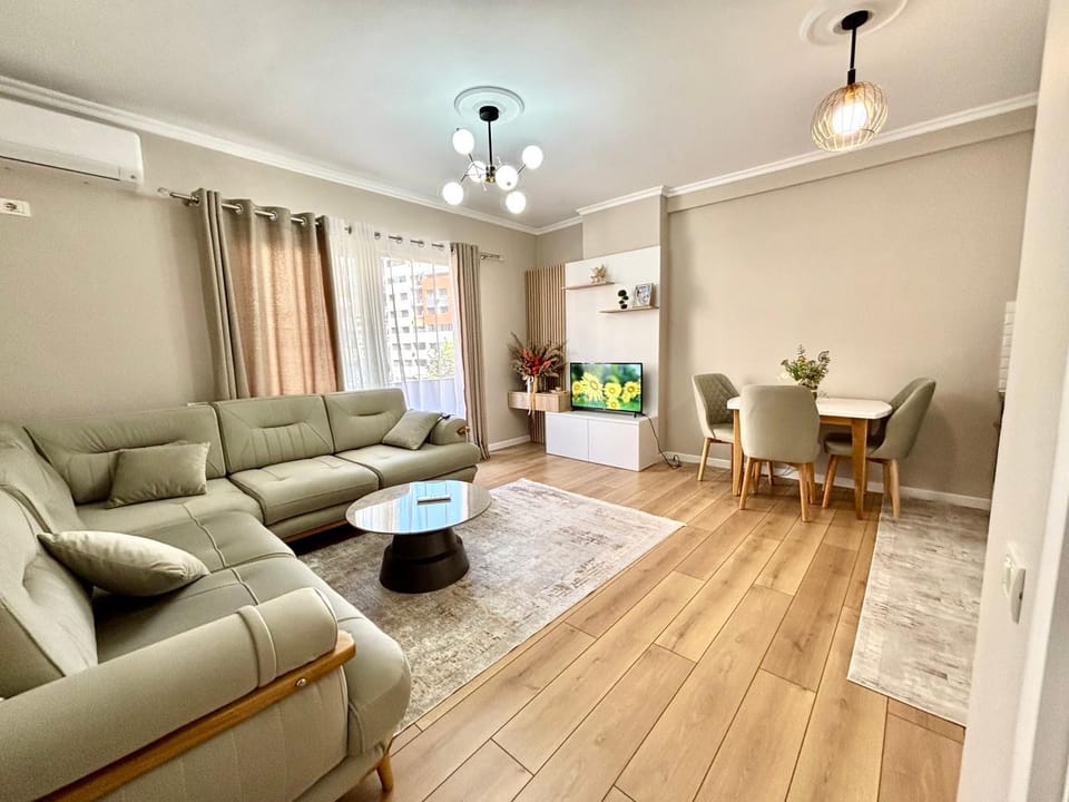 Cozy Tirana Apartment Rr Sokrat Miho Apartment in Tirana