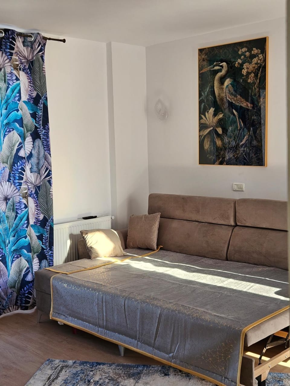 Bed, Seating area