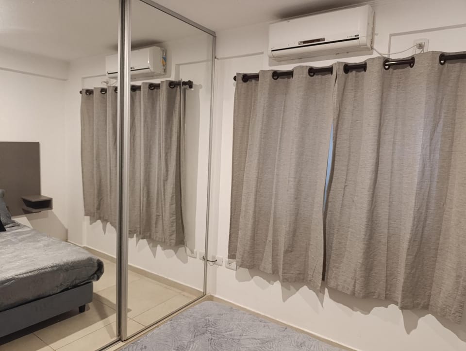 Bedroom, air conditioner