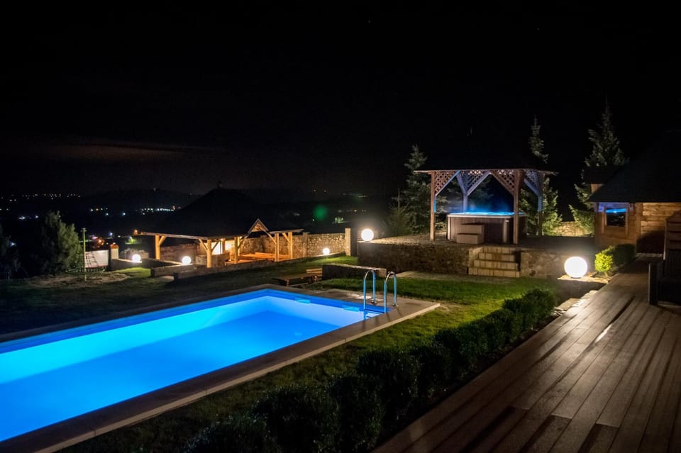 Swimming pool, Swimming pool