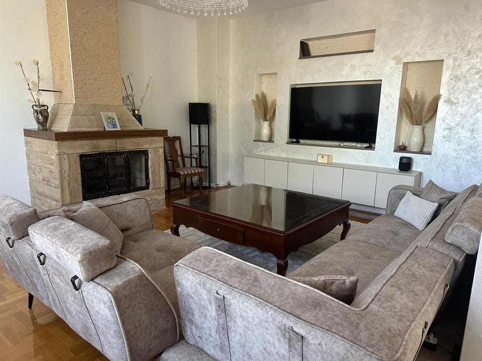 Communal lounge/ TV room, Living room