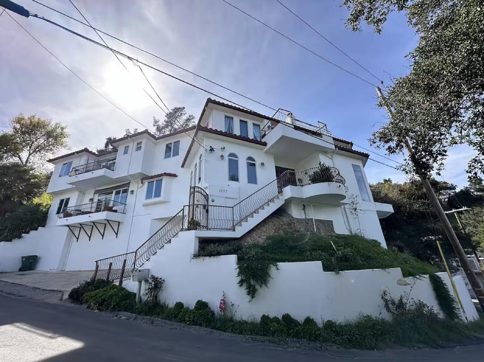 Room with a view in the Hills of Studio City -B Vacation rental in Studio City