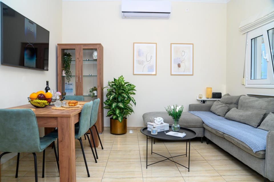 TV and multimedia, Living room, Dining area, internet, air conditioner