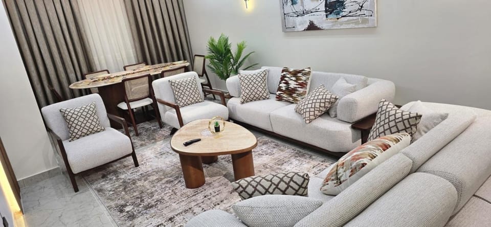 شقه فندقيه فاخره Vip لك بالكامل مدينه نصر Apartment in Cairo Governorate