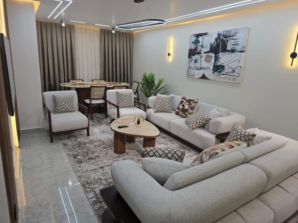 شقه فندقيه فاخره Vip لك بالكامل مدينه نصر Apartment in Cairo Governorate