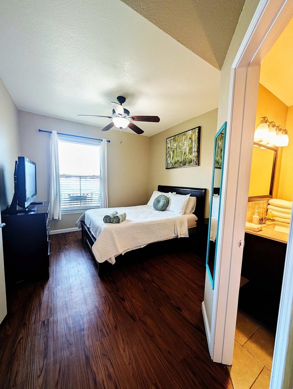 Photo of the whole room