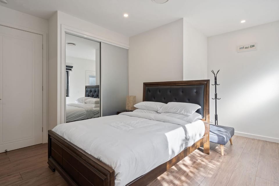 Cozy Kambah 1 Bedroom Near Shops & Parks House in Canberra