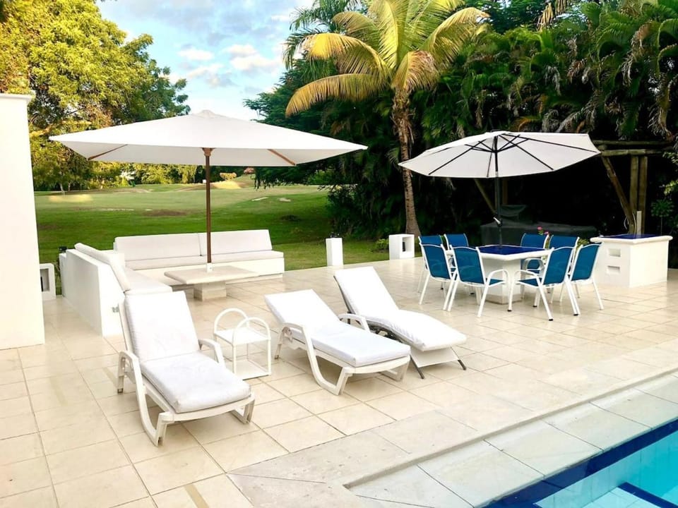 Casa Club de lujo con piscina y campo de Golf! House in Ricaurte