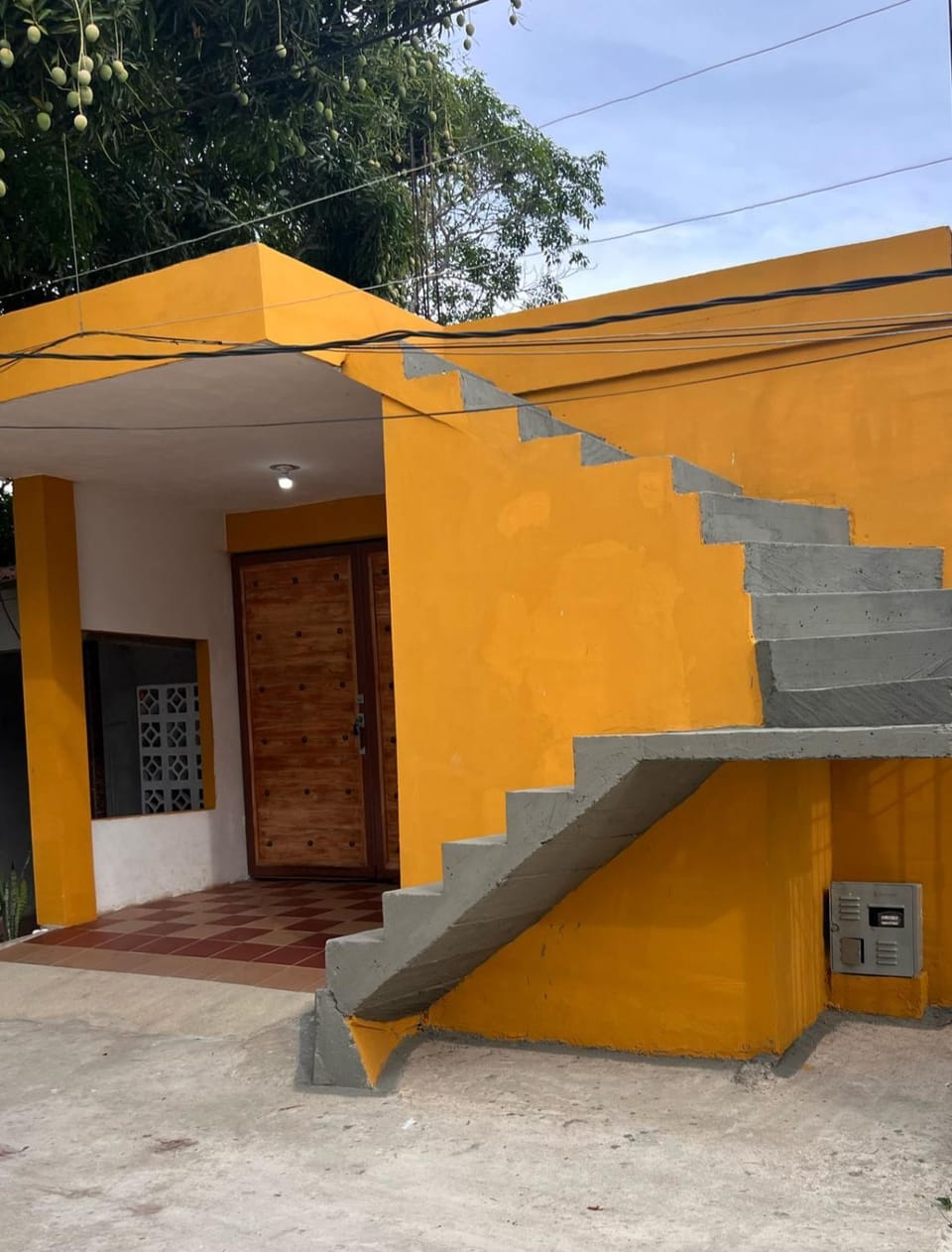 Facade/entrance