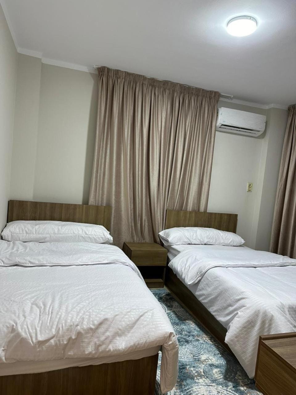 Bed, Bedroom, air conditioner