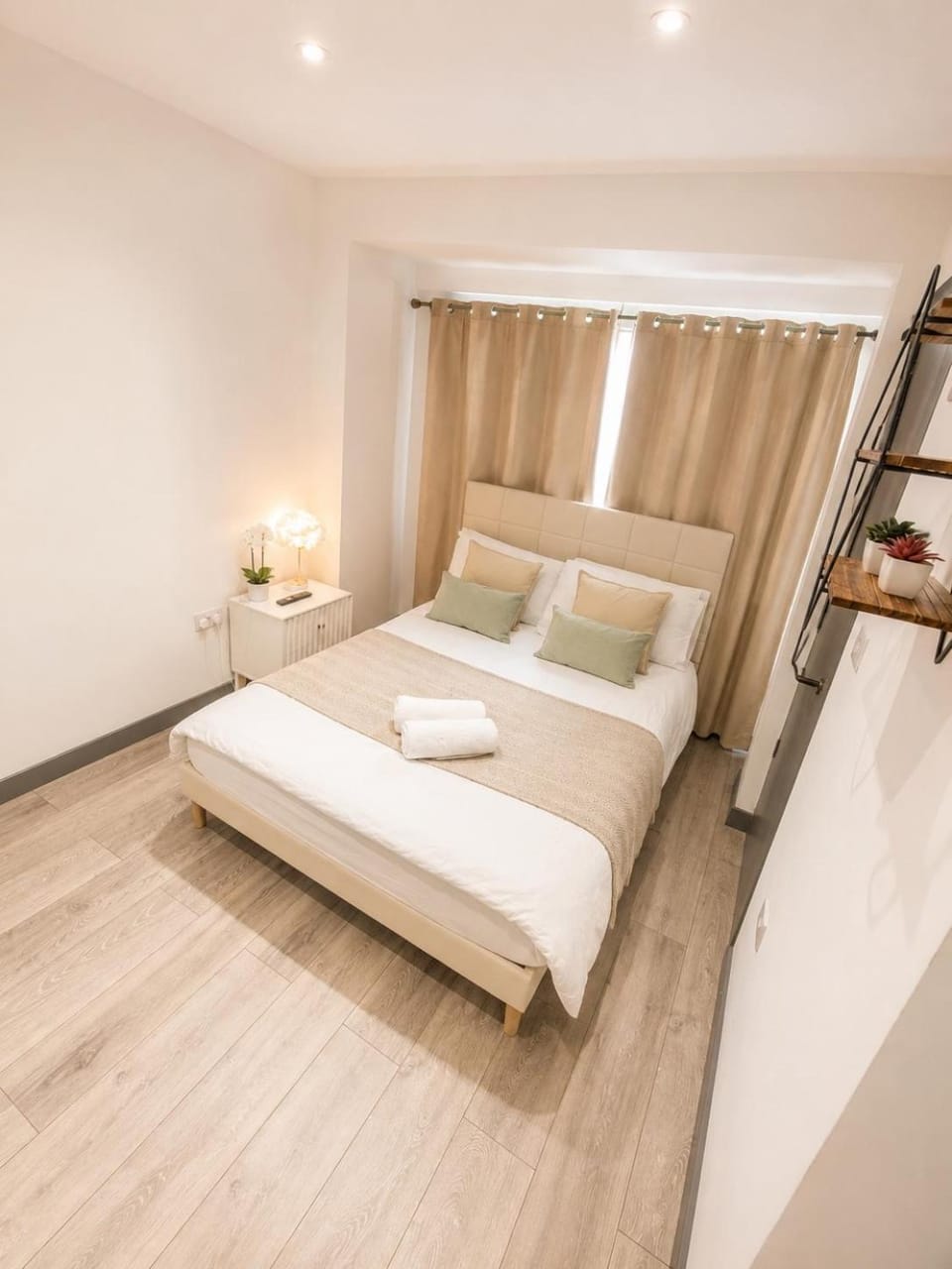 Wood Green Studios to Central London House in London