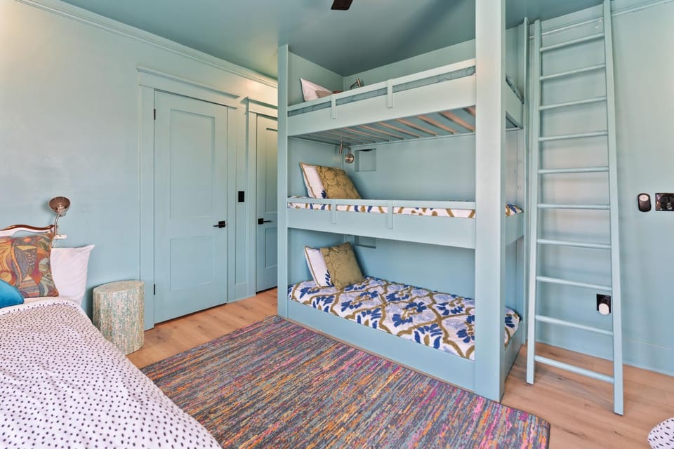 Bed, Photo of the whole room, Bedroom, bunk bed, wardrobe