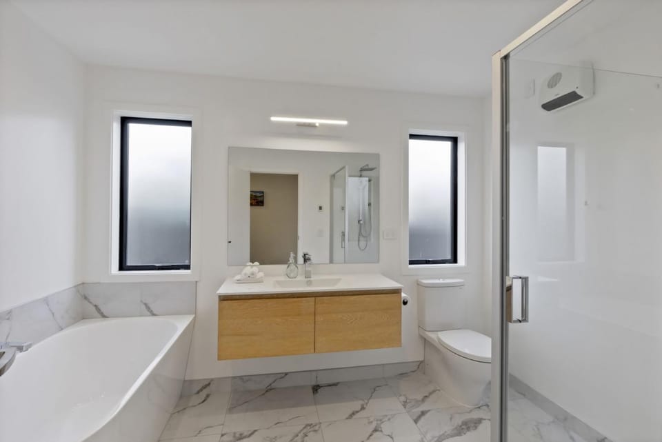 Family Friendly on Peasmoor - sleeps 8 House in Queenstown
