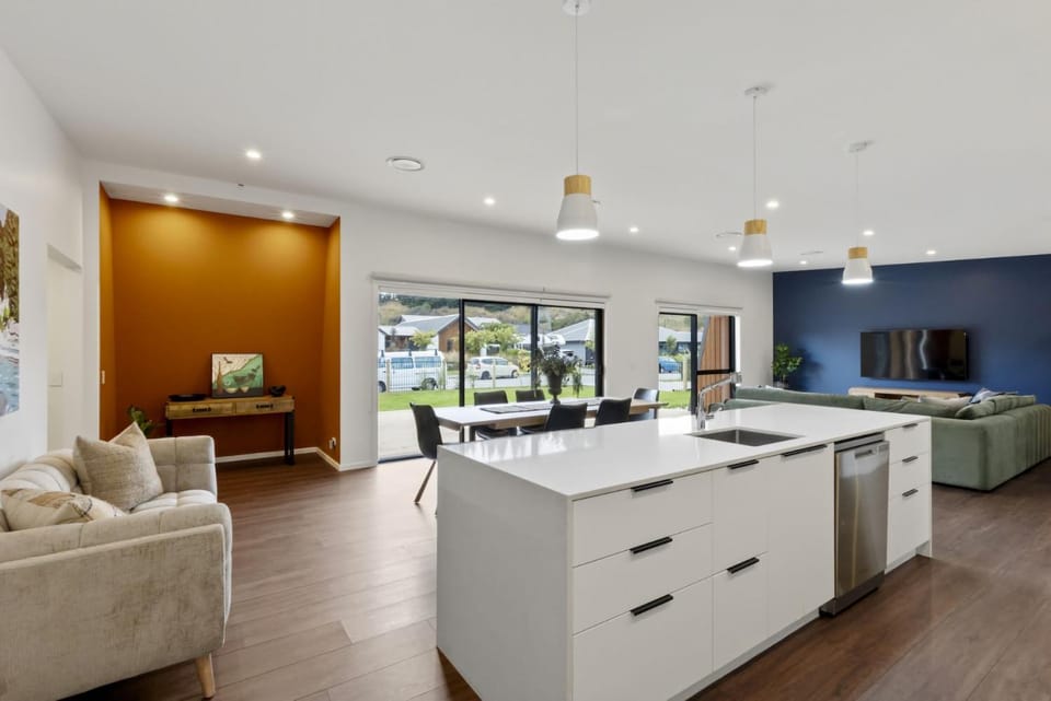 Family Friendly on Peasmoor - sleeps 8 House in Queenstown