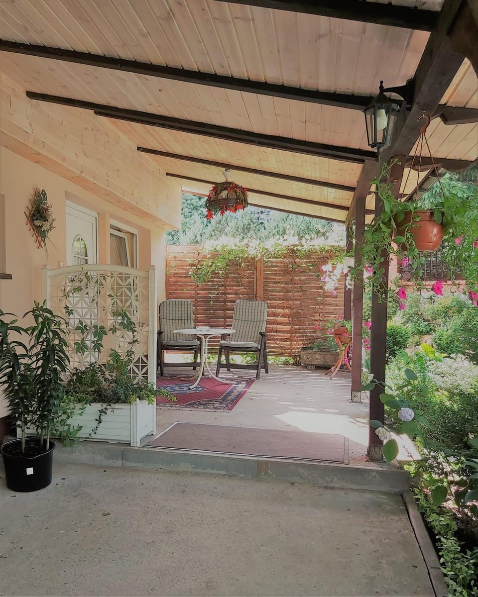 Activities, Garden, Balcony/Terrace