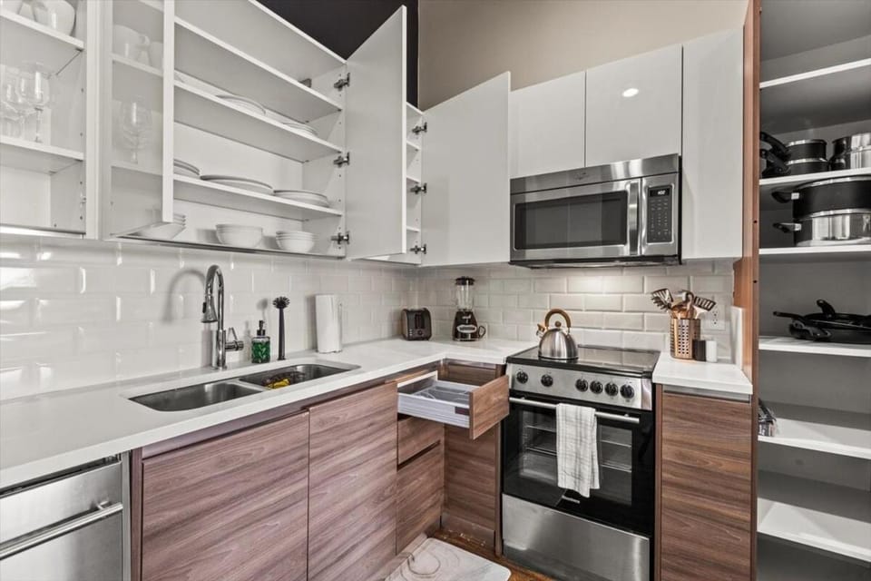 Heart of Downtown Dallas 2BR 2BA Getaway Apartment in Dallas