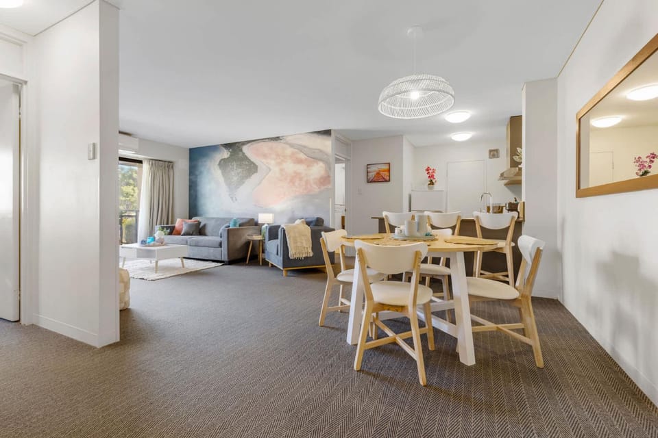Stylish 2-Bedroom Apartment in the Heart of Perth Apartment in Perth