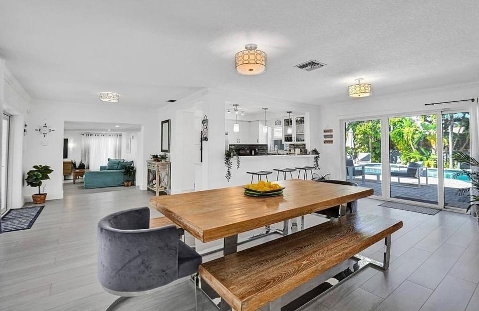 Oasis Villa By The Beach Villa in Lauderdale-by-the-Sea