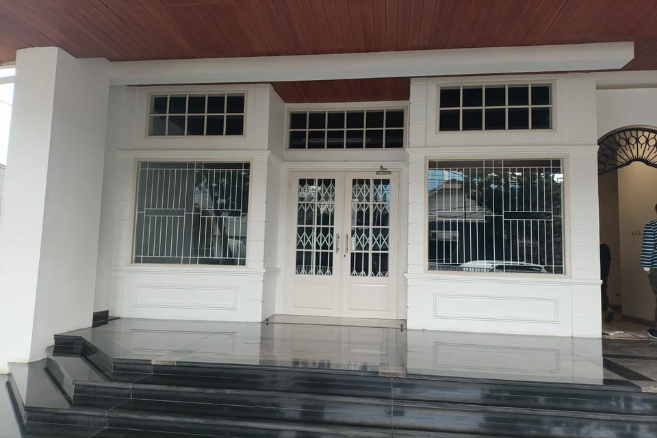 Property building, Facade/entrance, Lobby or reception