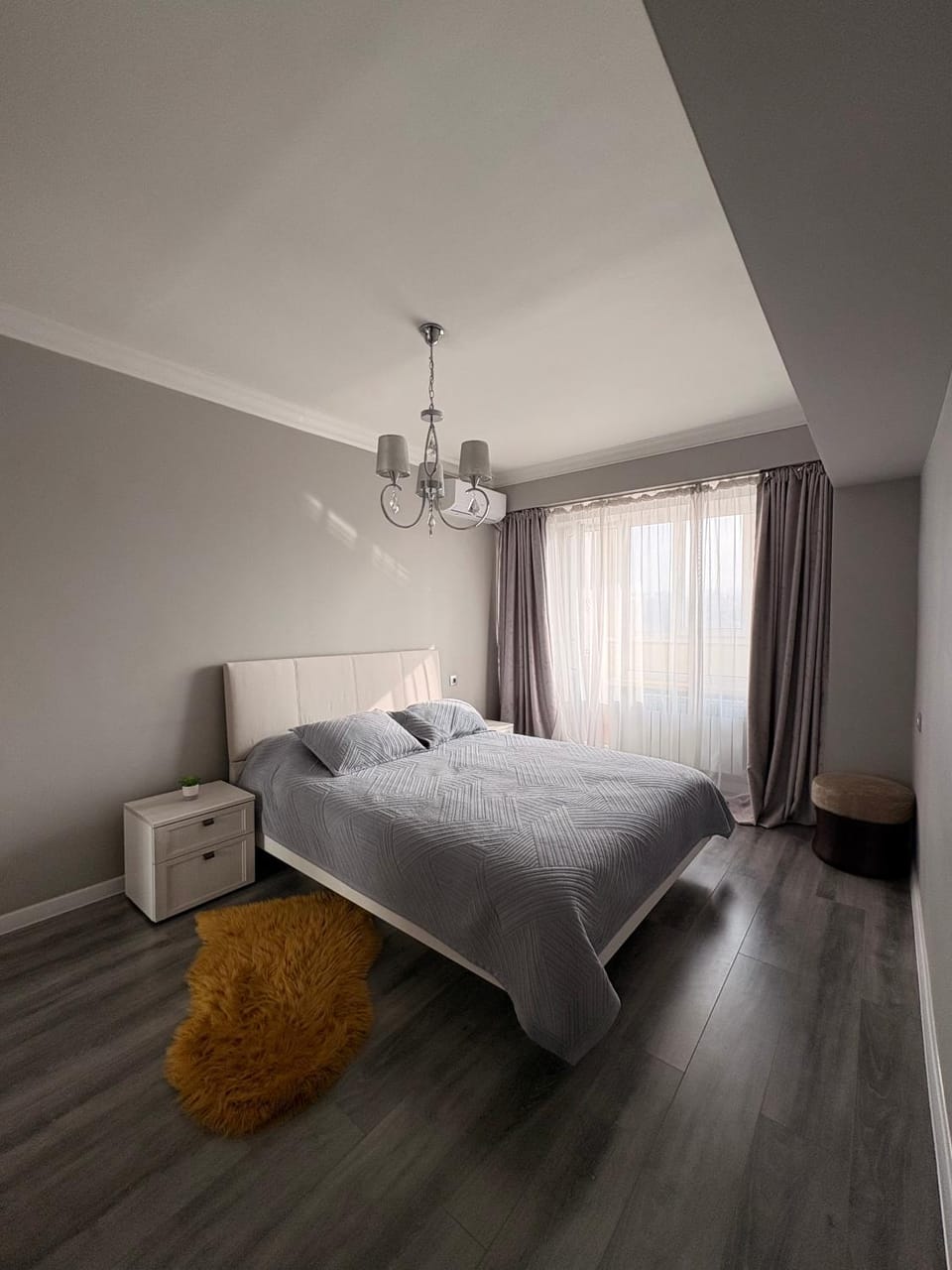 Светлая квартира в центре с видом на горы Apartment in Almaty