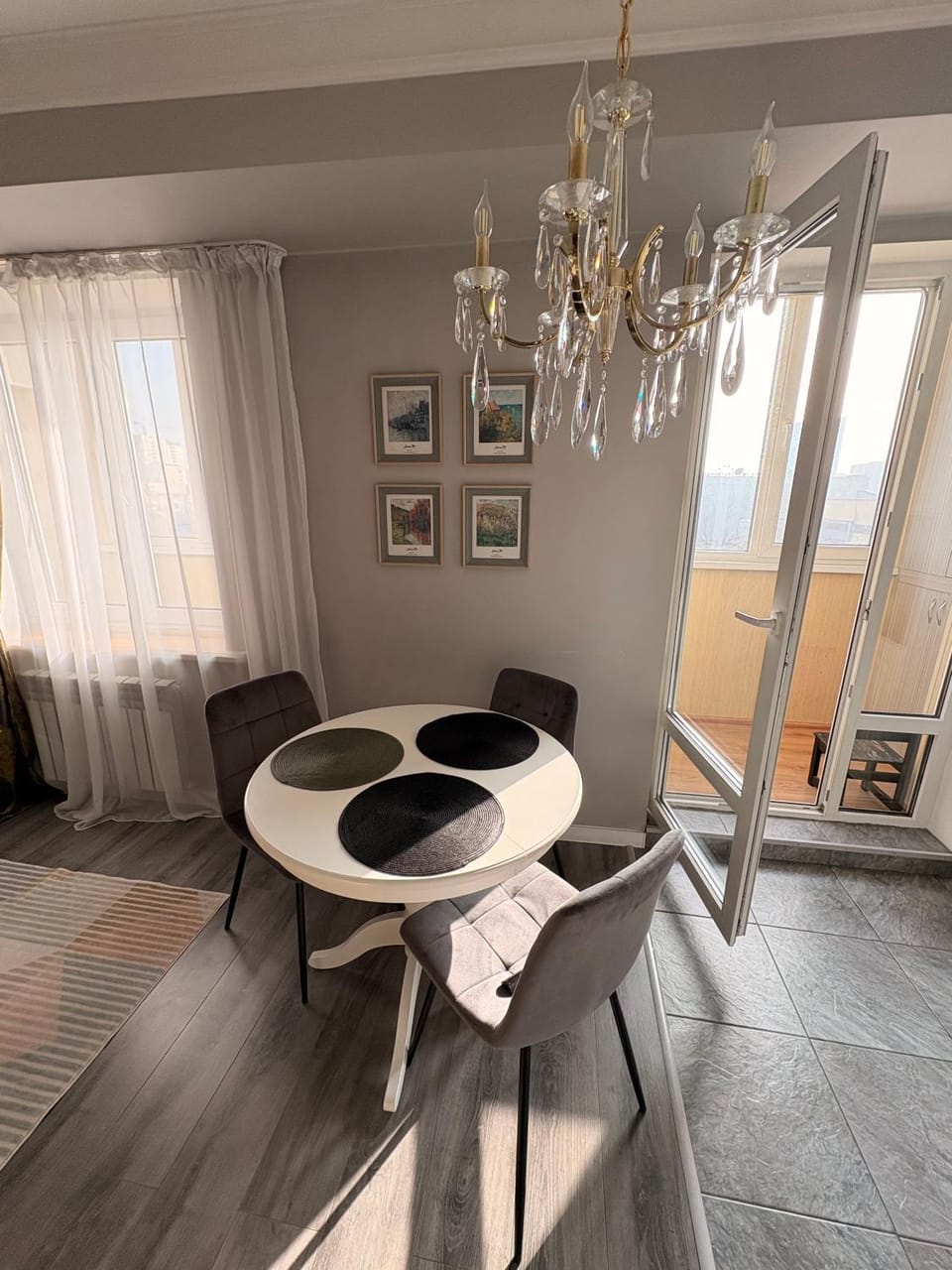 Светлая квартира в центре с видом на горы Apartment in Almaty