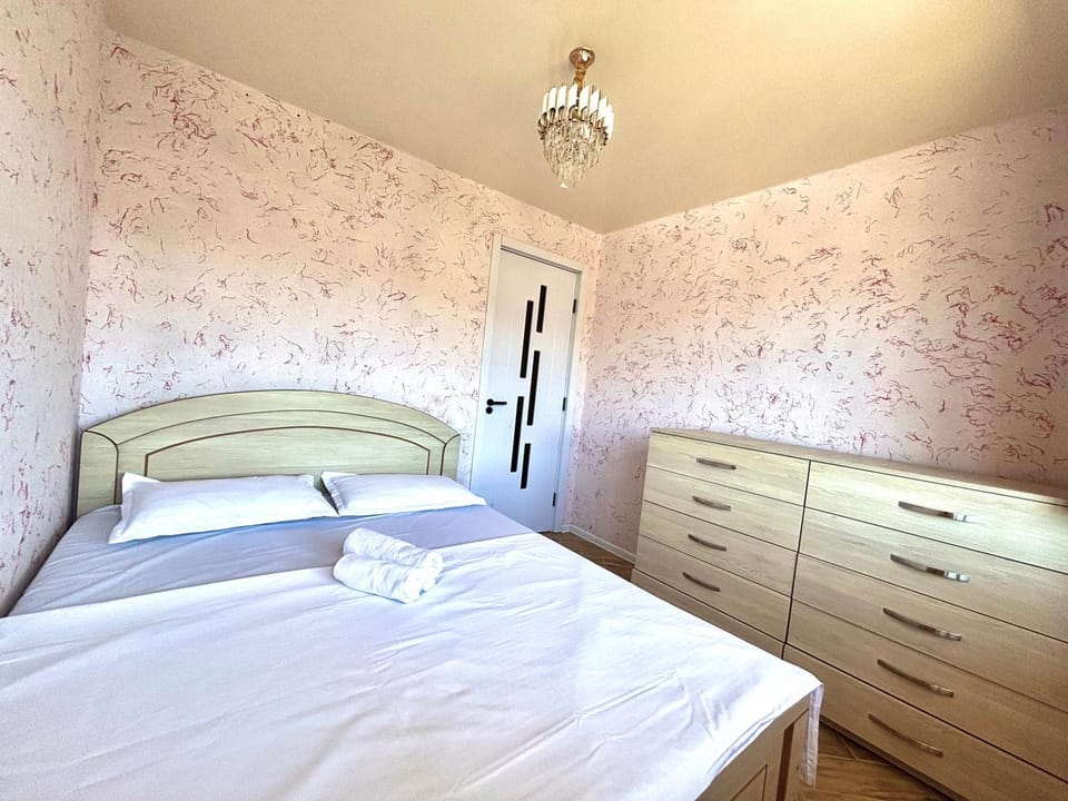 Bed, Photo of the whole room, Bedroom, wardrobe