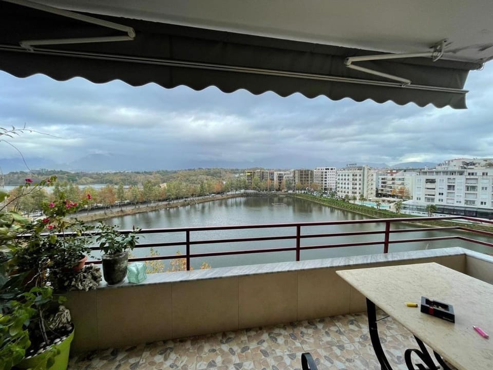 Cosy lake view flat Apartment in Tirana