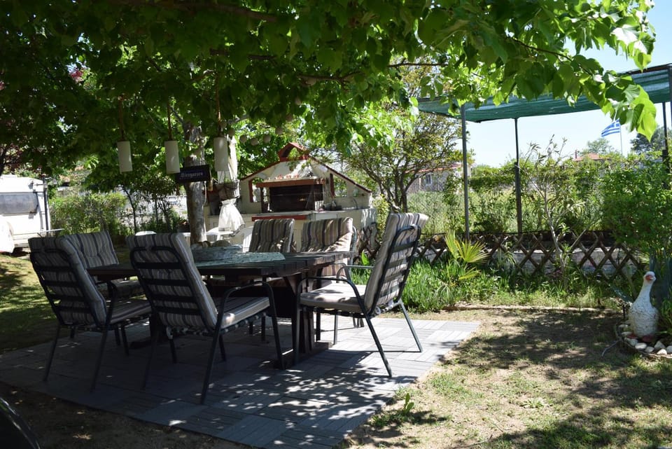 Patio, Dining area