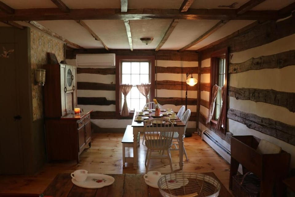 Snow Daisy Inn House in Pennsylvania