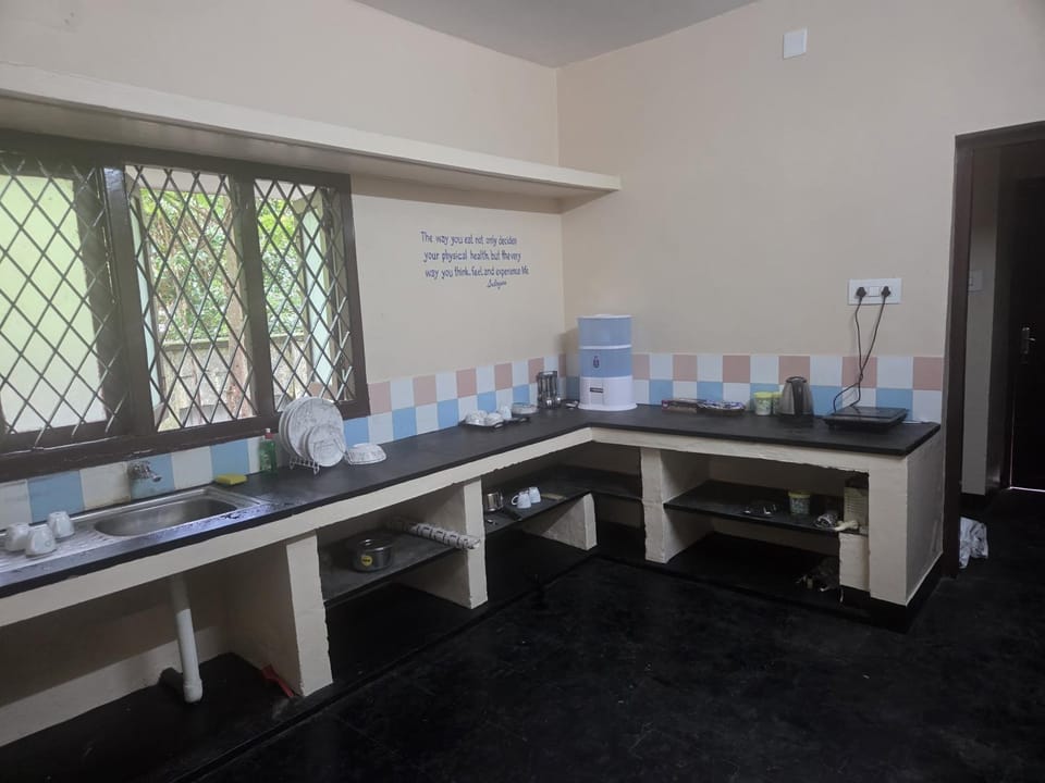 Kitchen or kitchenette, kitchen, kitchen