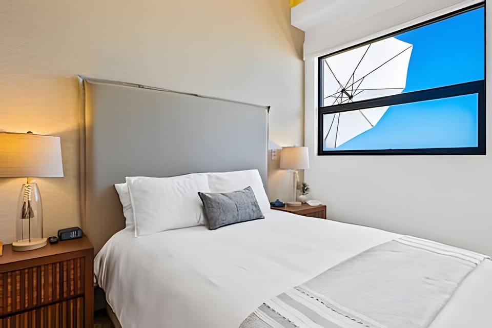 View (from property/room), Photo of the whole room, Bedroom, Landmark view