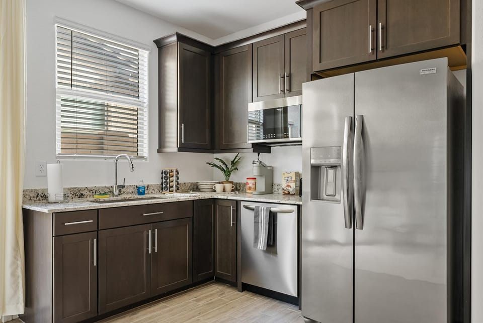 Kitchen or kitchenette, dishwasher