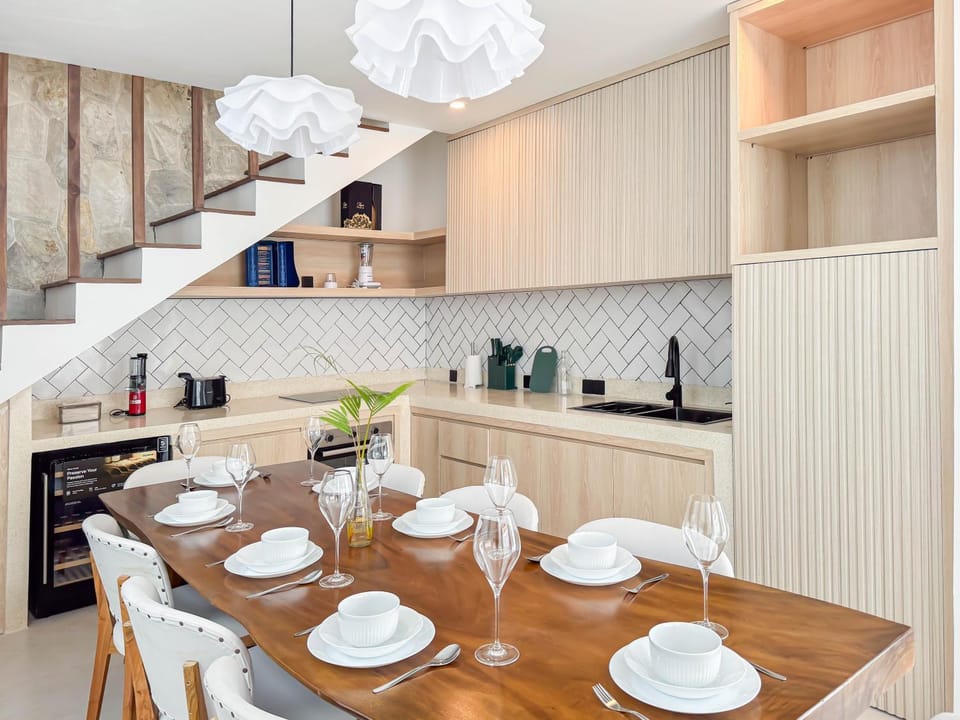 Coffee/tea facilities, Kitchen or kitchenette, Dining area, Breakfast, Dinner, stove