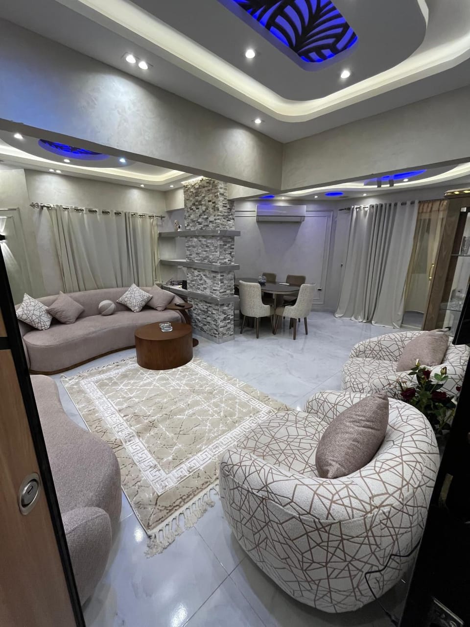 TV and multimedia, Seating area