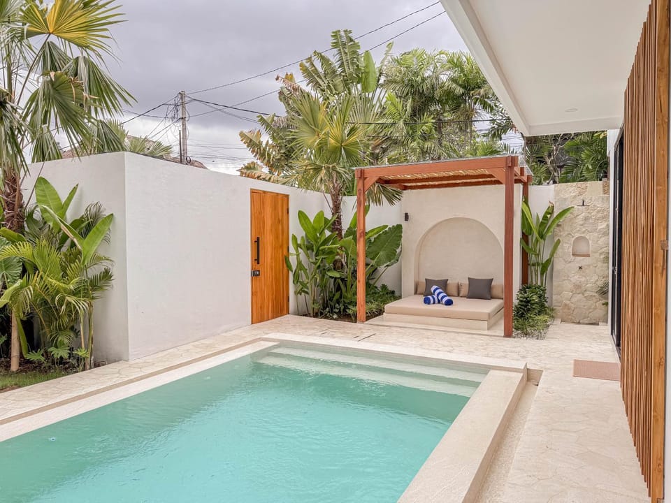 Garden, Garden view, Pool view, Swimming pool, Swimming pool, sunbed