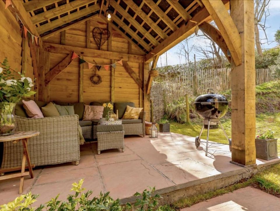 Hot Tub, Stream-Side Garden, Mountain Views, 17thC House in Crucorney