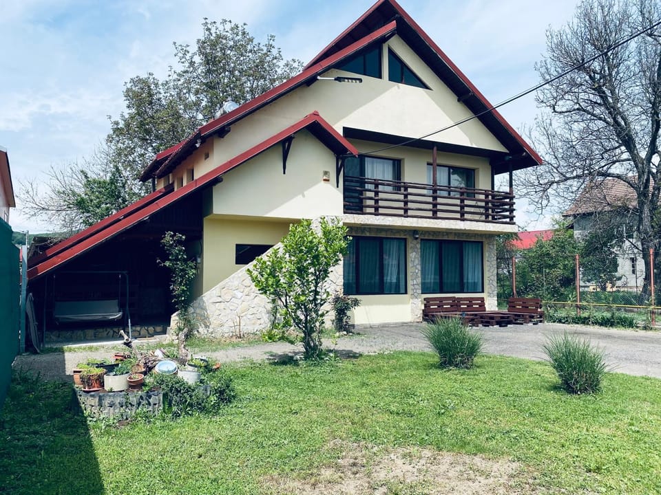 Property building, Spring, Garden, Garden view