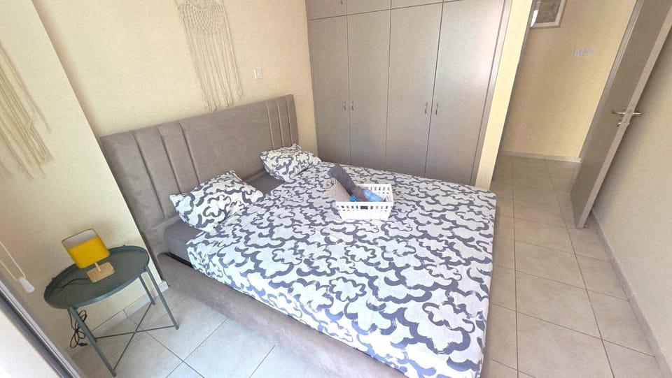 Bed, Photo of the whole room, Bedroom, towels, wardrobe