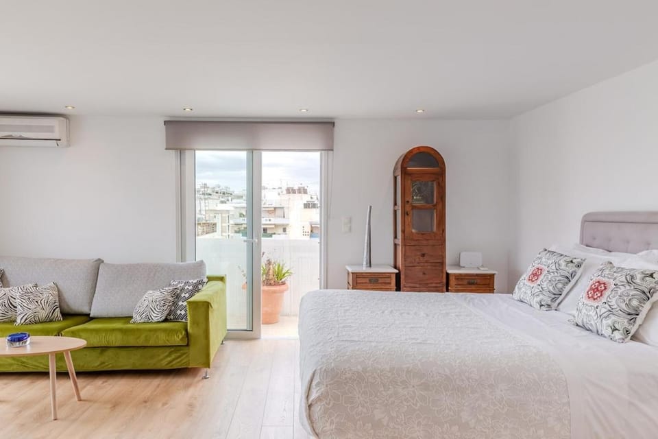 Photo of the whole room, Bedroom, air conditioner