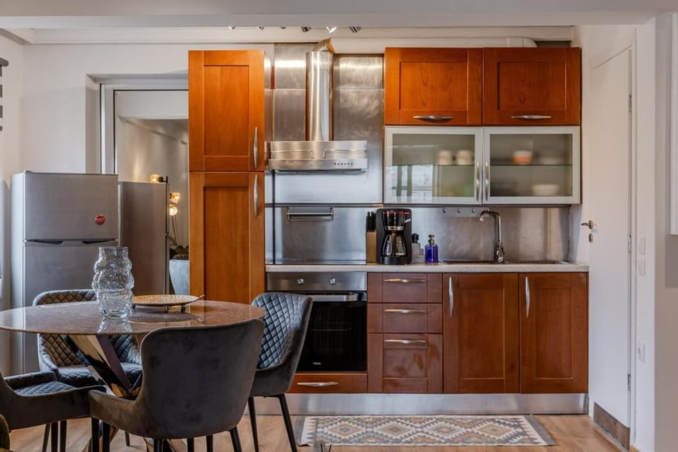 Delimare, Acropolis & Sea View Rooftop, Paleo Faliro Apartment in South Athens