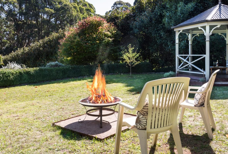 Day, Garden, Garden view, Inner courtyard view, fireplace