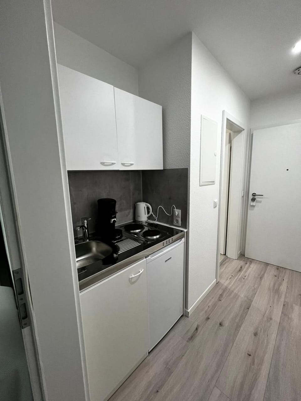 Kitchen or kitchenette, stove