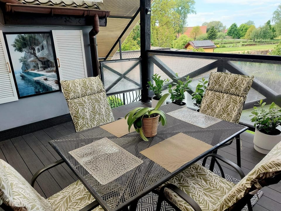 Patio, View (from property/room), Balcony/Terrace, Garden view