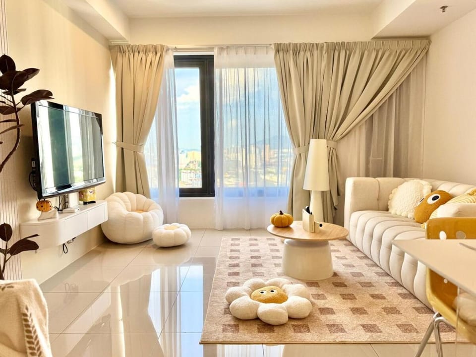 Tropicana 218 Macalister #softcreamy #InfinityPool #7pax #3BR2bath #Quality well maintained #Private host Apartment in George Town