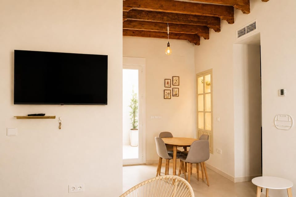 TV and multimedia, Kitchen or kitchenette, Dining area
