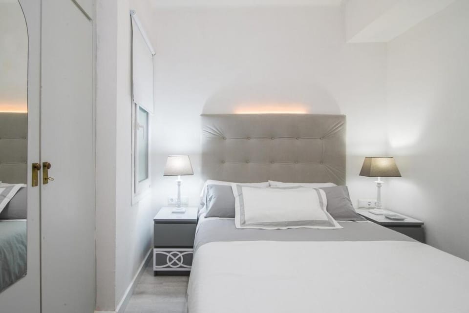 Nice, Cozy, UP TO 6, FCB stadium, free parking Apartment in L'Hospitalet de Llobregat