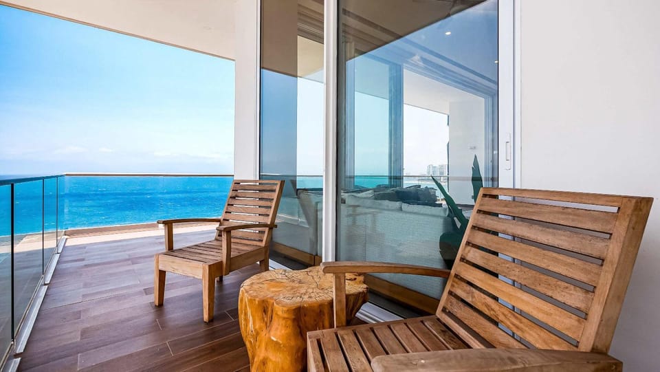 Patio, Day, View (from property/room), Balcony/Terrace, Living room, Seating area, Dining area, Sea view